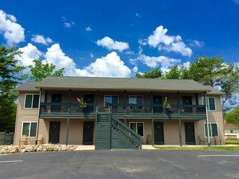 מלון Au Sable Lucky Horseshoe Cabins מראה חיצוני תמונה